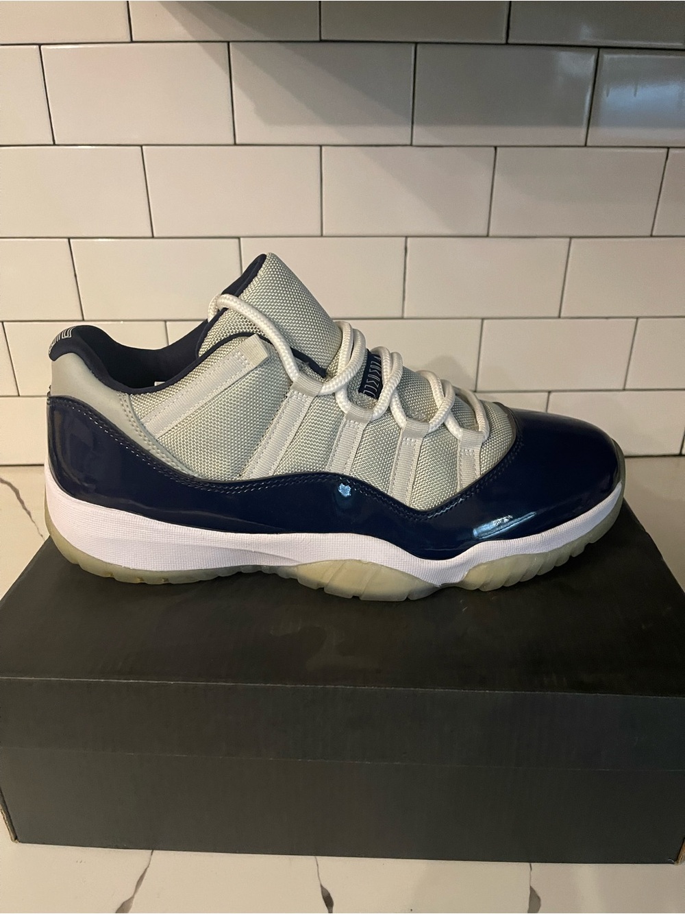 Men’s Retro 11 Georgetown Low Size 12.